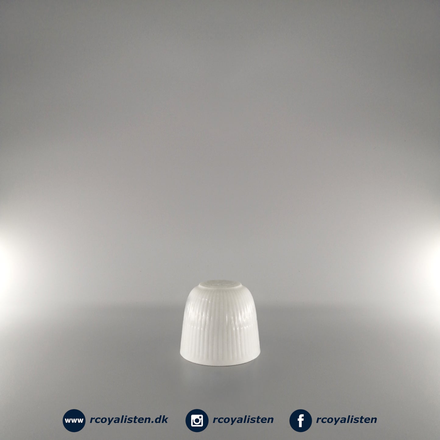 White Fluted Tealight Holder (6 cm)