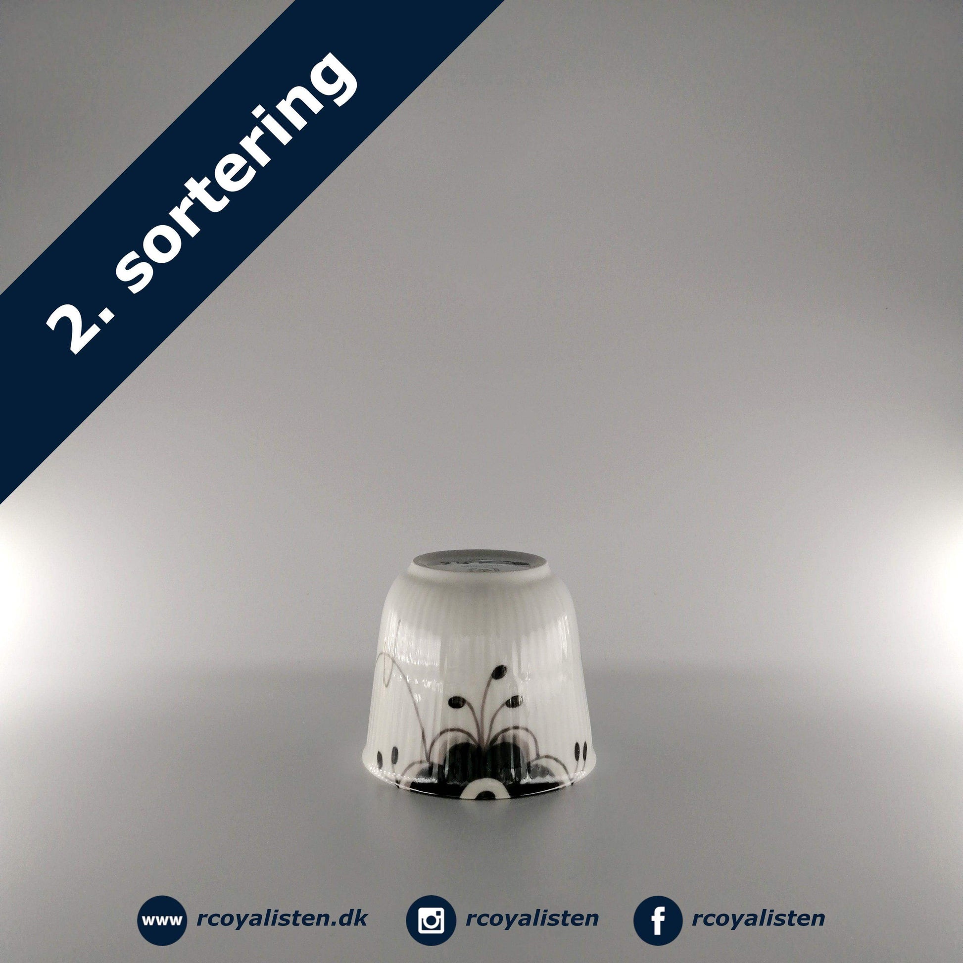 Royal Copenhagen Sort Mega Riflet Termokop (26 cl) - RCoyalisten.dk