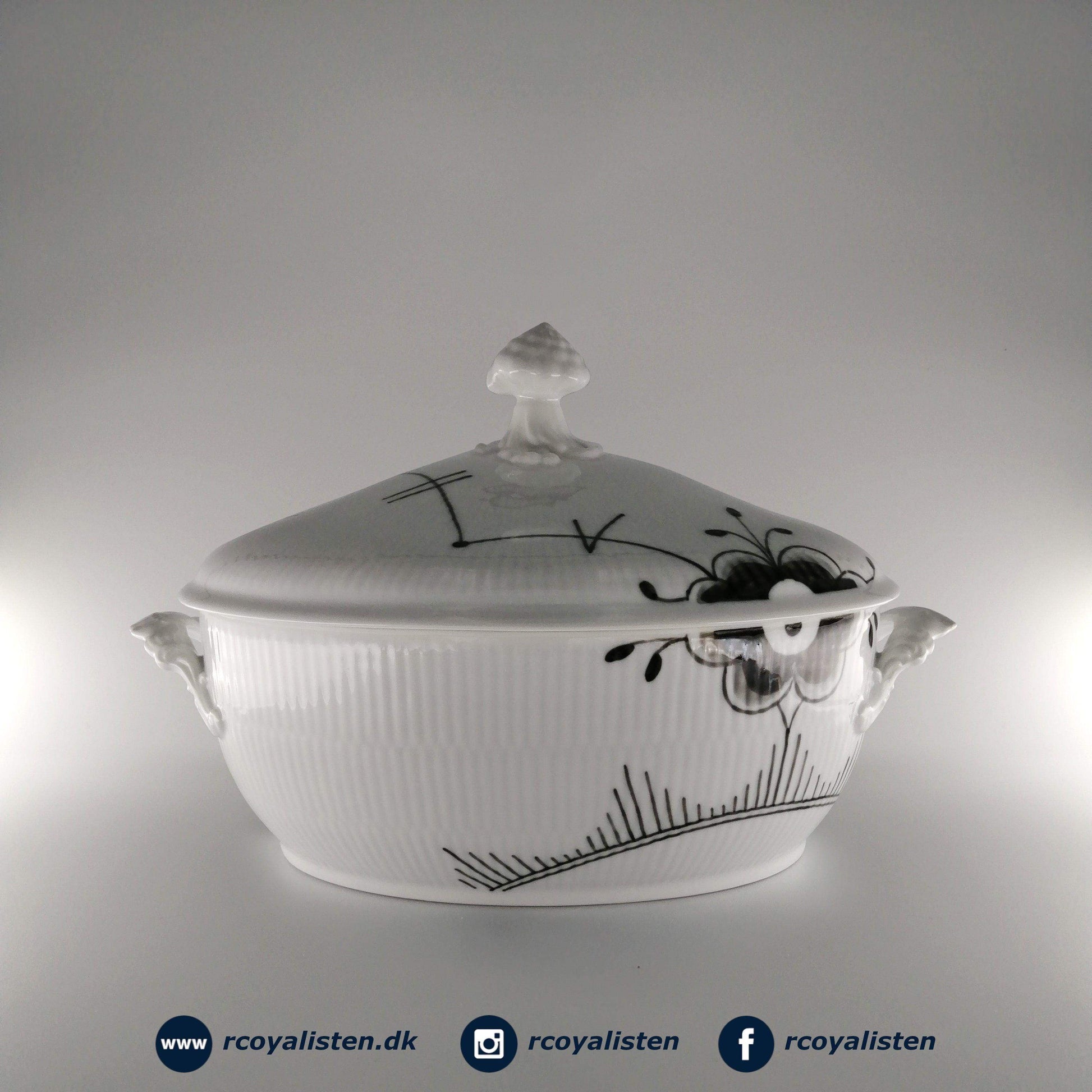 Royal Copenhagen Sort Mega Riflet Terrin (200 cl) - RCoyalisten.dk