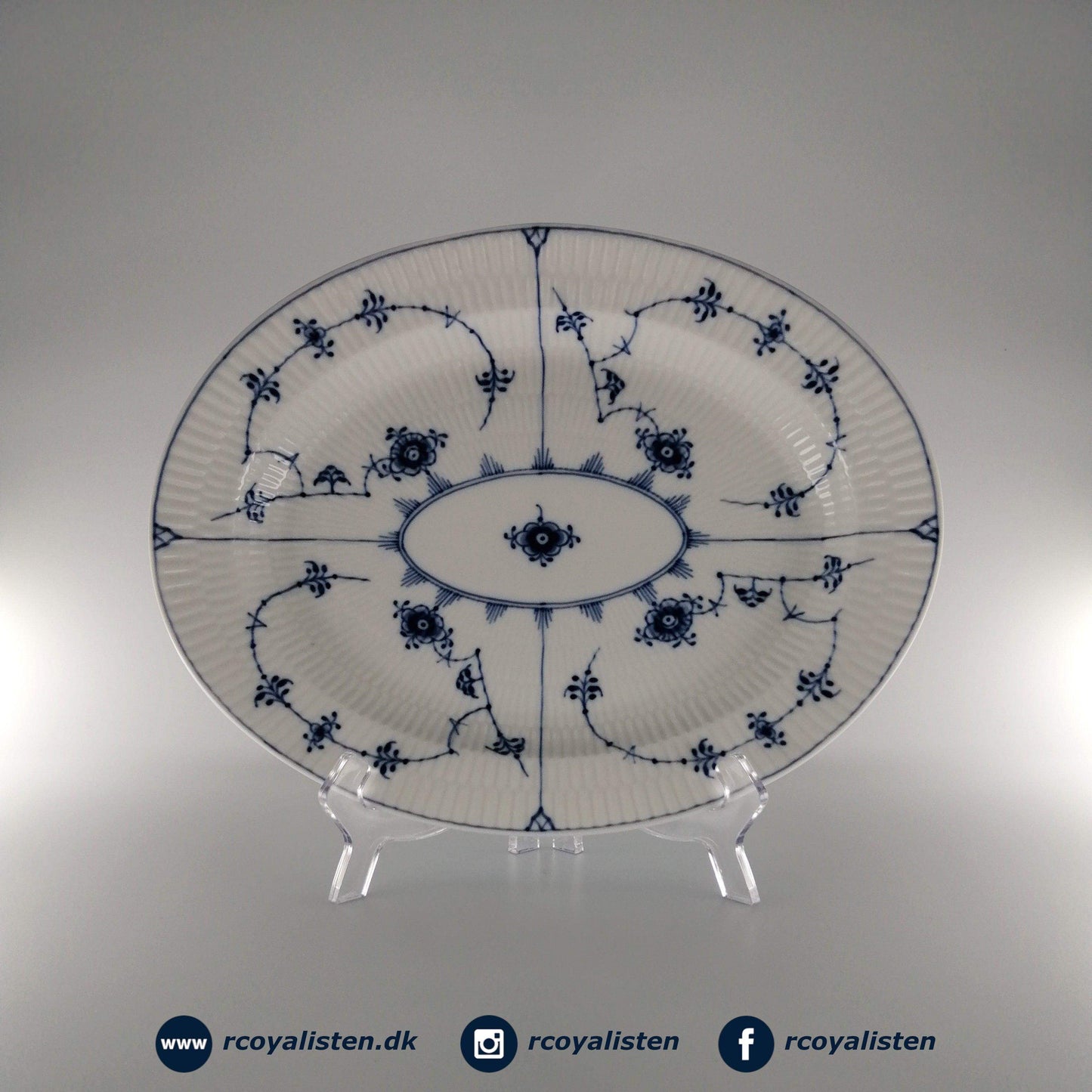Royal Copenhagen Musselmalet Riflet Fad (30,5 cm) - RCoyalisten.dk