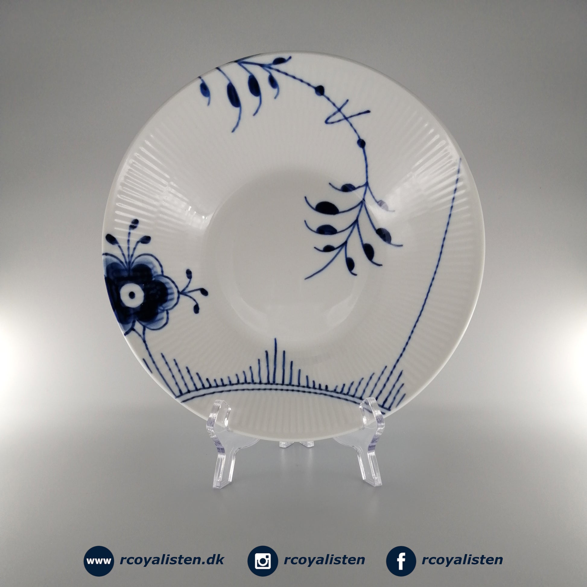 Royal Copenhagen Blå Mega Riflet Dyb Tallerken #2 (24 cm) - RCoyalisten.dk