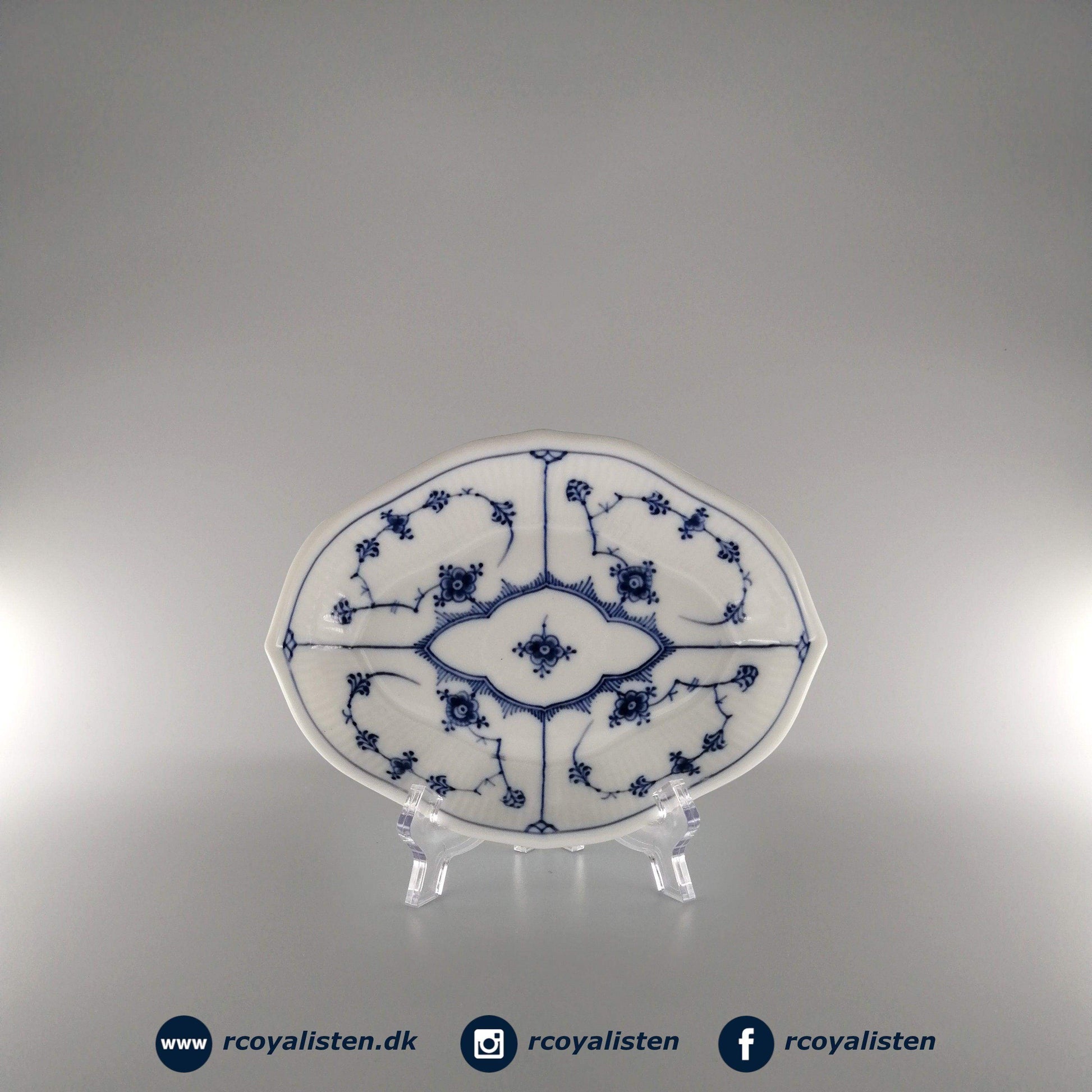 Royal Copenhagen Musselmalet Riflet Asiet (19 cm) - RCoyalisten.dk