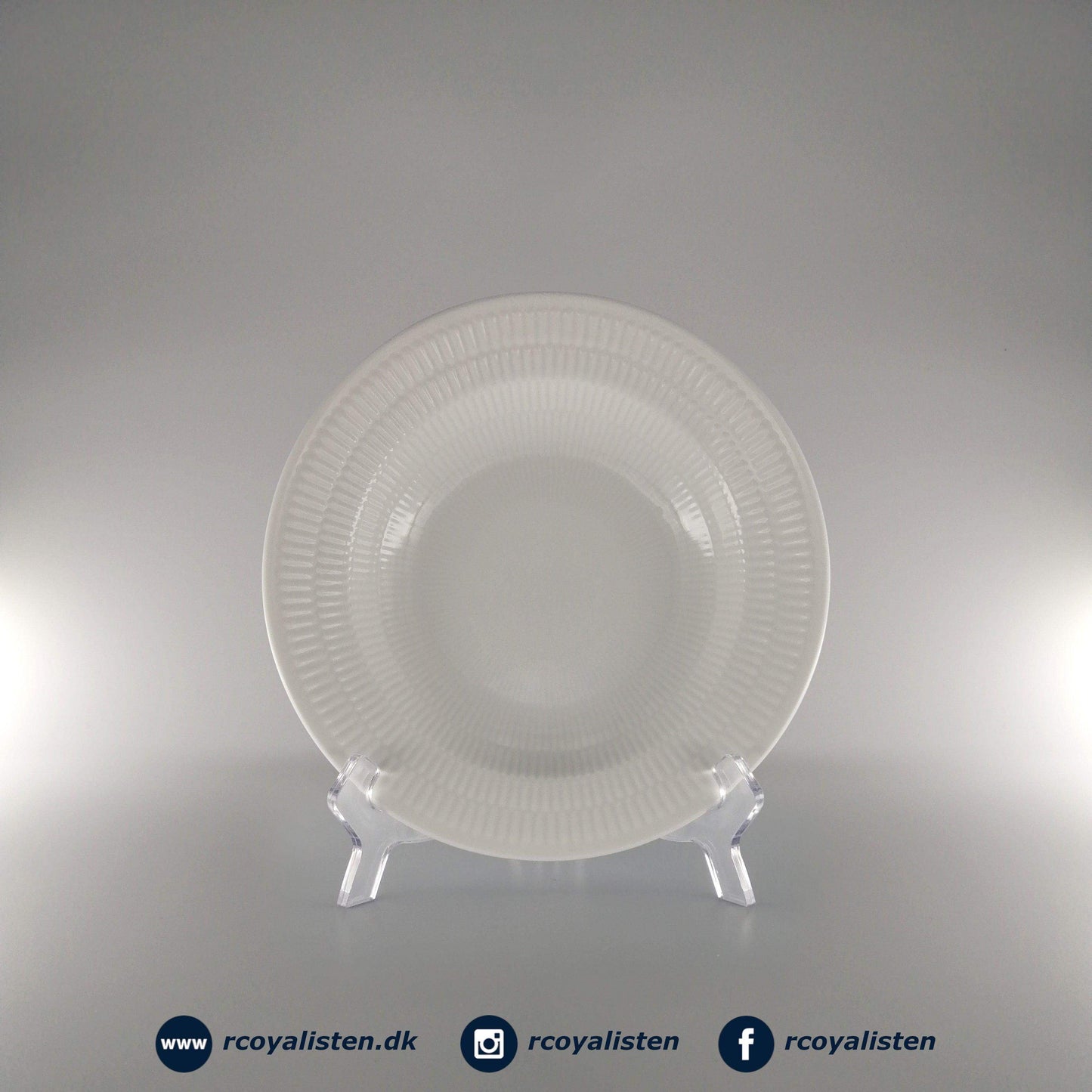 Royal Copenhagen Hvid Riflet Dyb Tallerken (21 cm) - RCoyalisten.dk