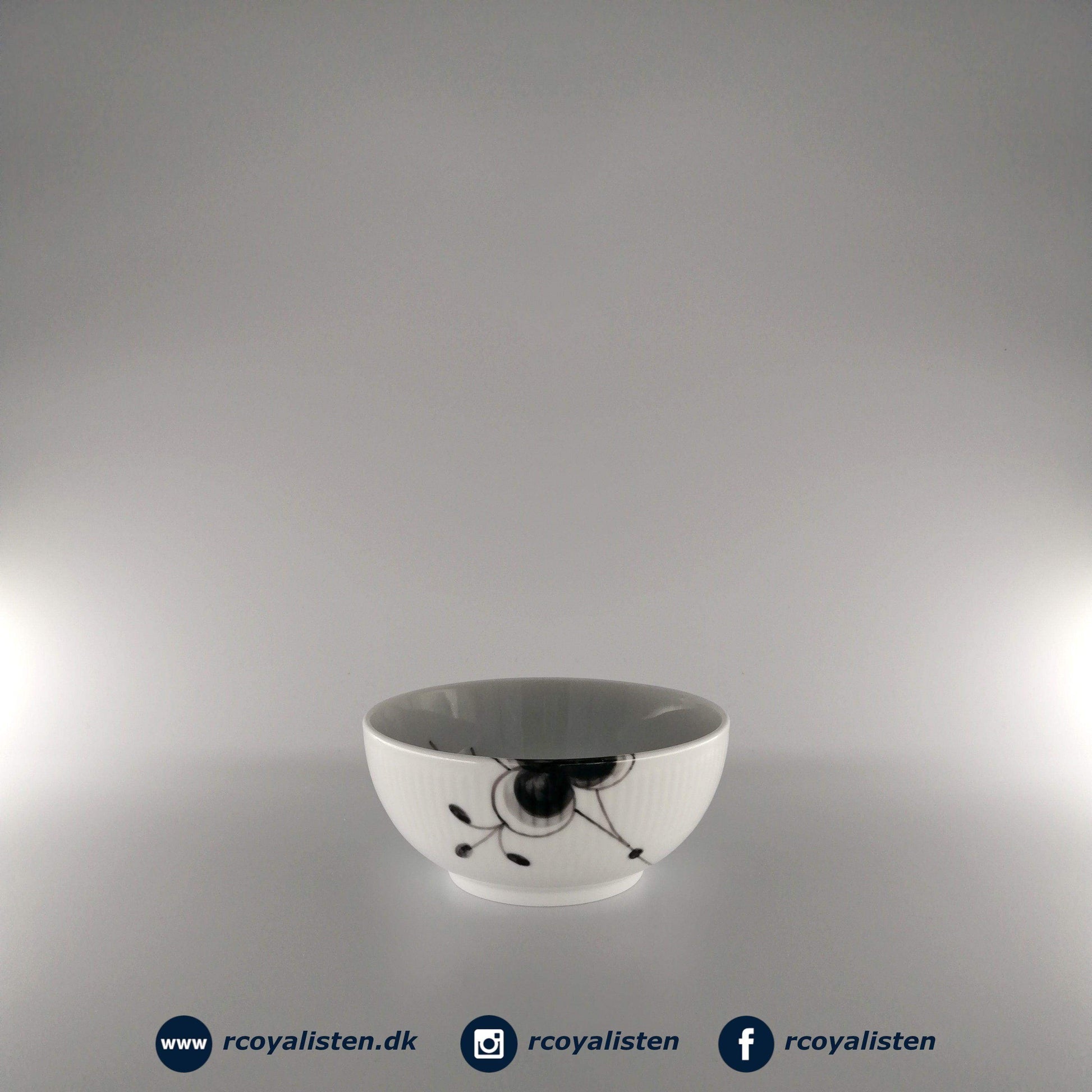 Royal Copenhagen Sort Mega Riflet Skål (13 cm) - RCoyalisten.dk