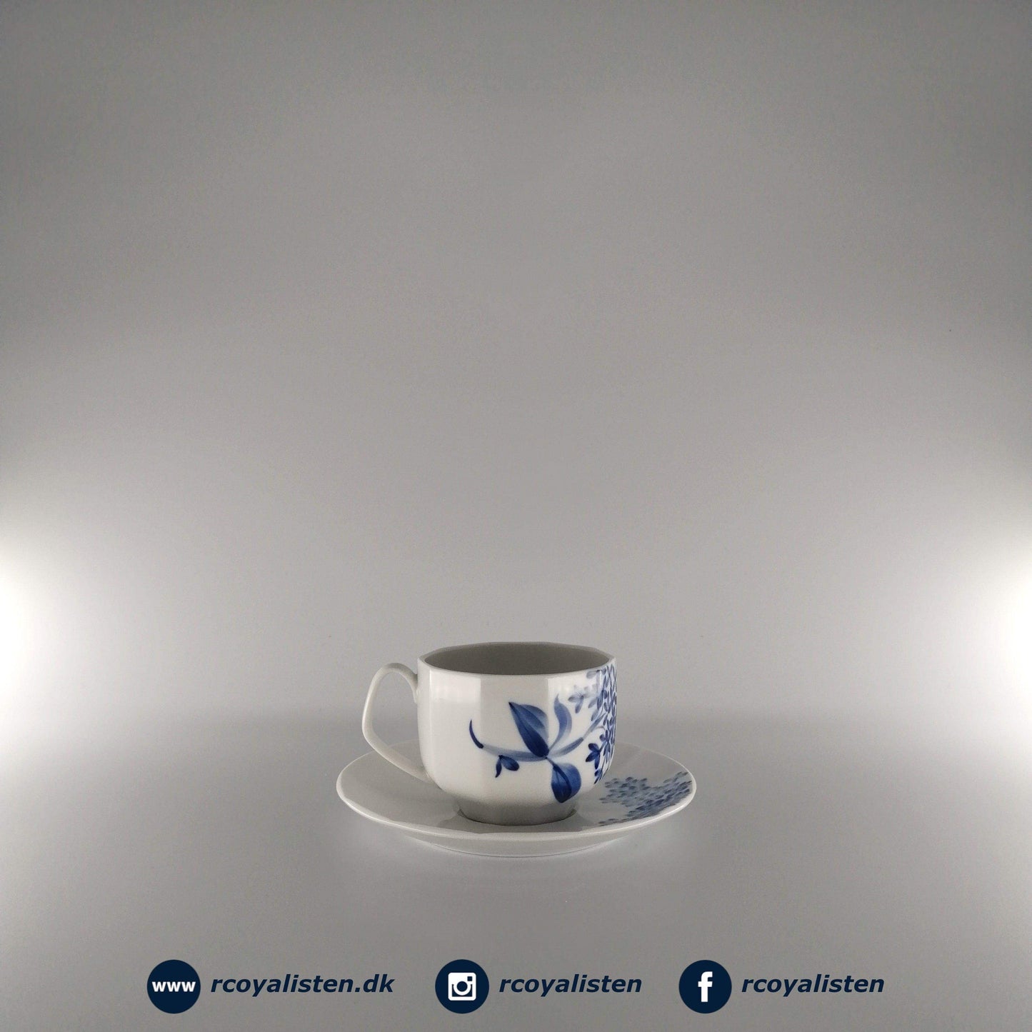 Royal Copenhagen Blomst Kop med Underkop (22 cl) - Syren - RCoyalisten.dk