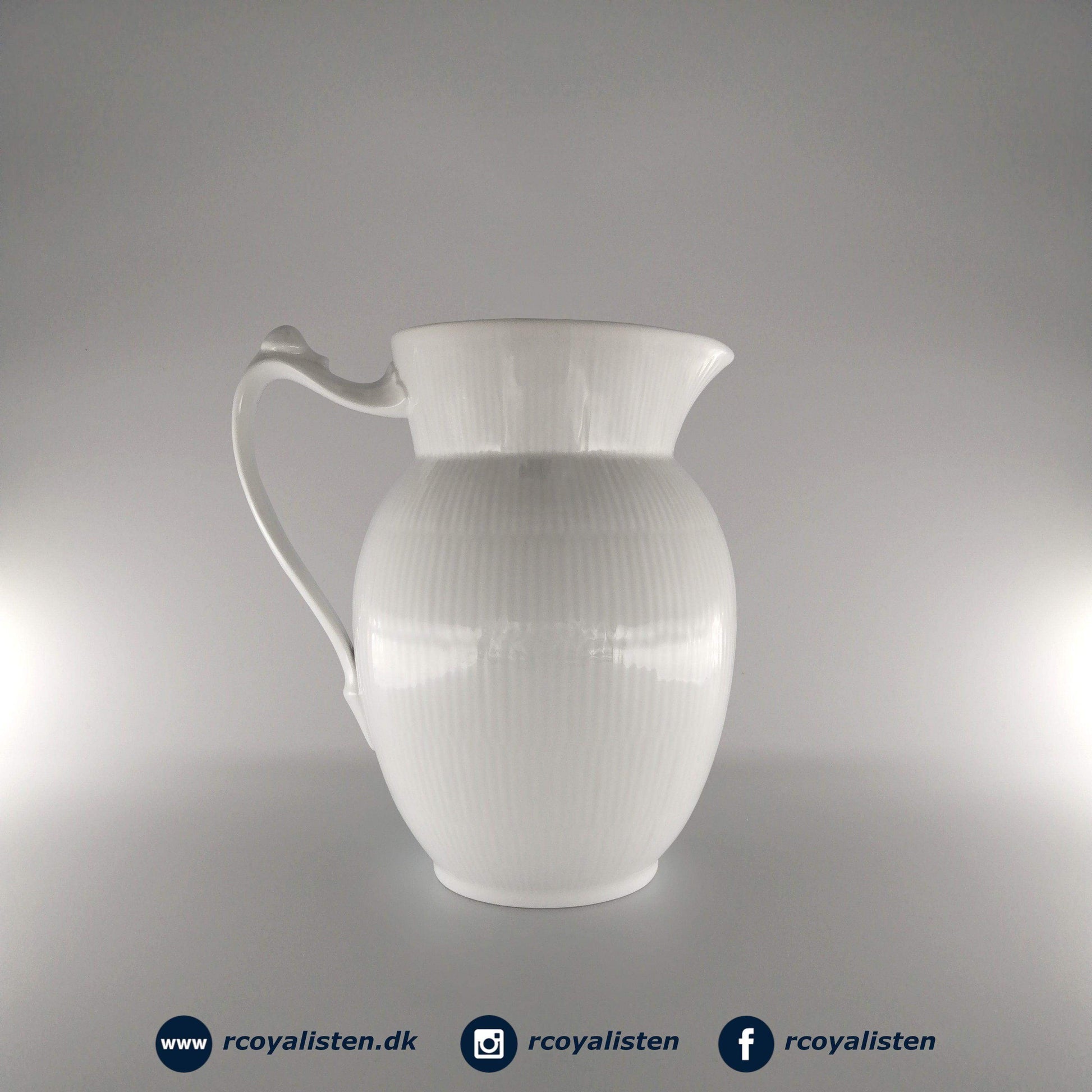 Royal Copenhagen Hvid Riflet Kande (170 cl) - RCoyalisten.dk