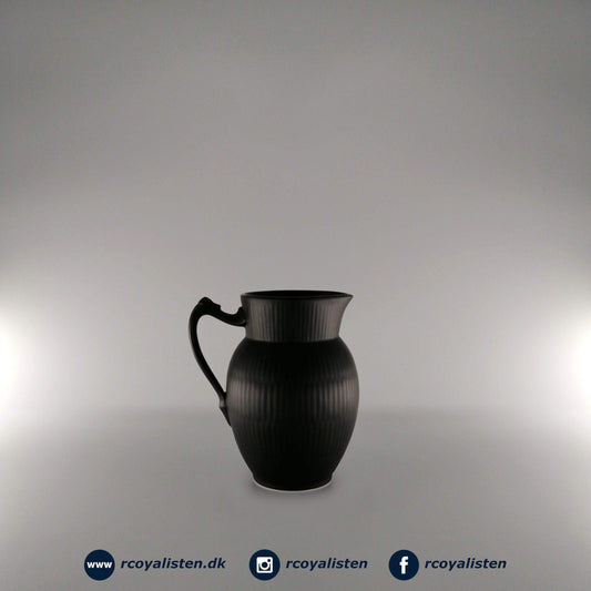 Royal Copenhagen Sort Riflet Kande (38 cl) - RCoyalisten.dk