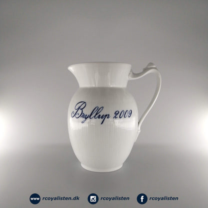 Royal Copenhagen Hvid Riflet Kande (170 cl) - Bryllup 2009 - RCoyalisten.dk
