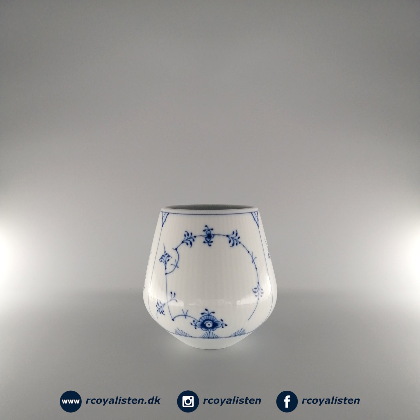 Royal Copenhagen Musselmalet Riflet Vase (12 cm) - RCoyalisten.dk