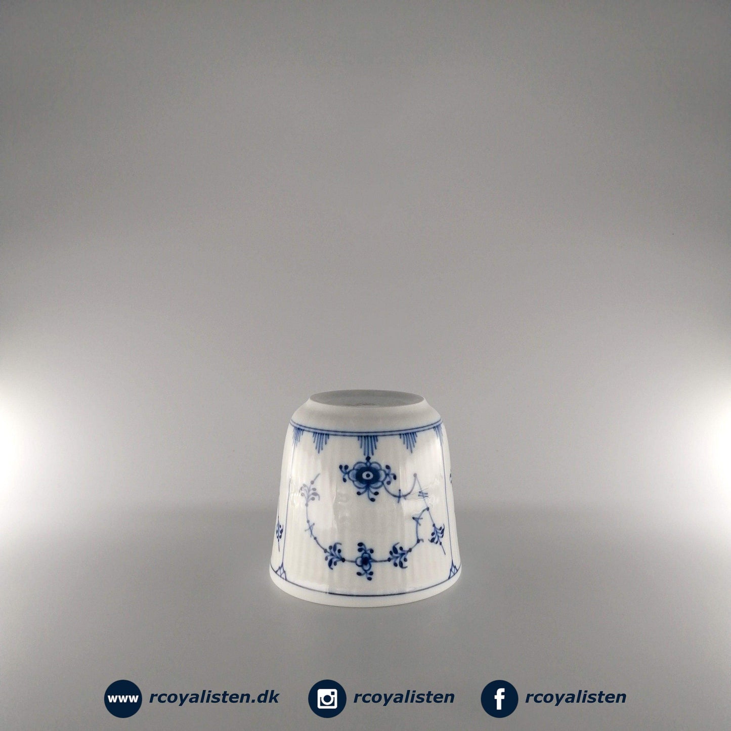 Royal Copenhagen Musselmalet Riflet Termokop (26 cl) - RCoyalisten.dk