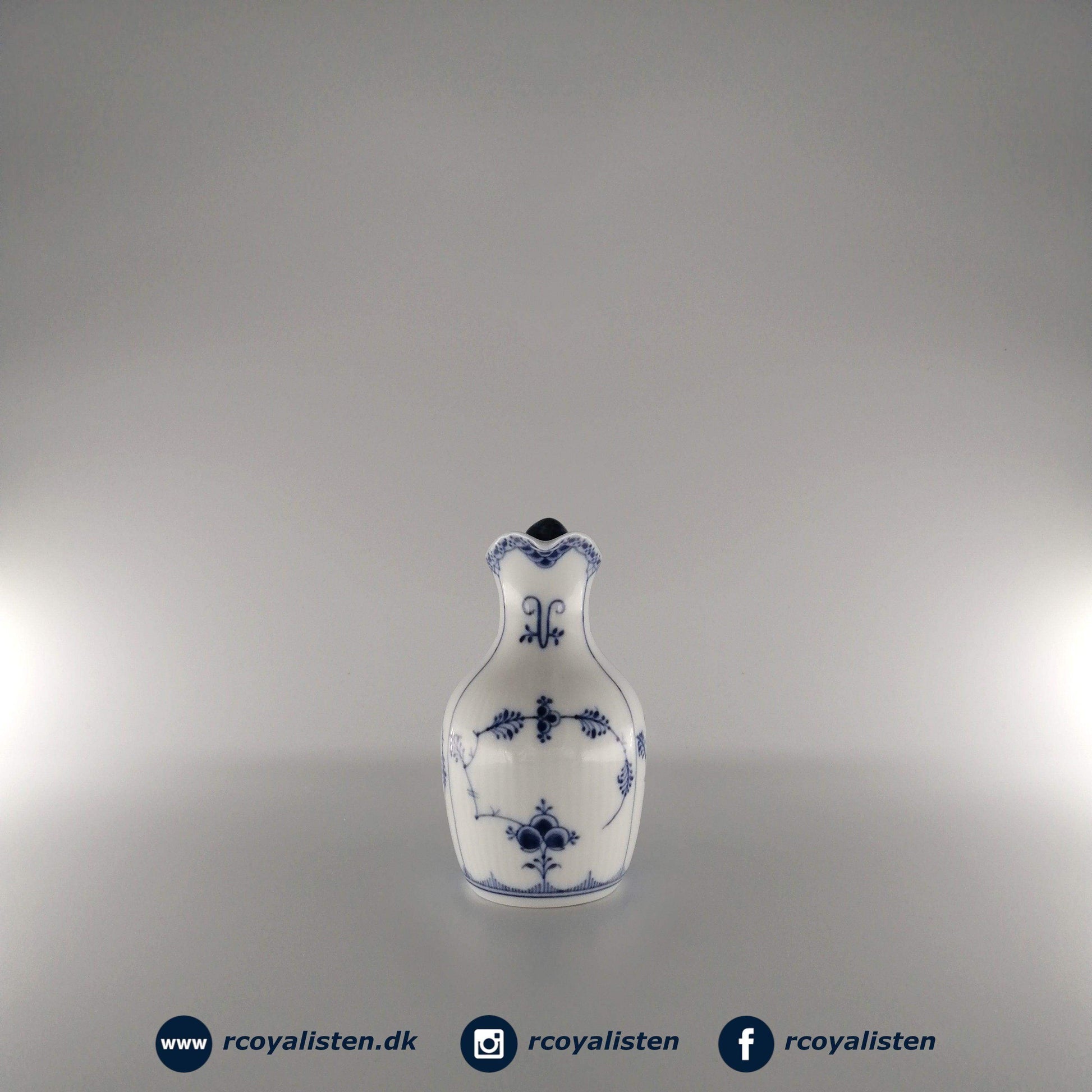 Royal Copenhagen Musselmalet Halvblonde Eddikekande (14 cm) - RCoyalisten.dk