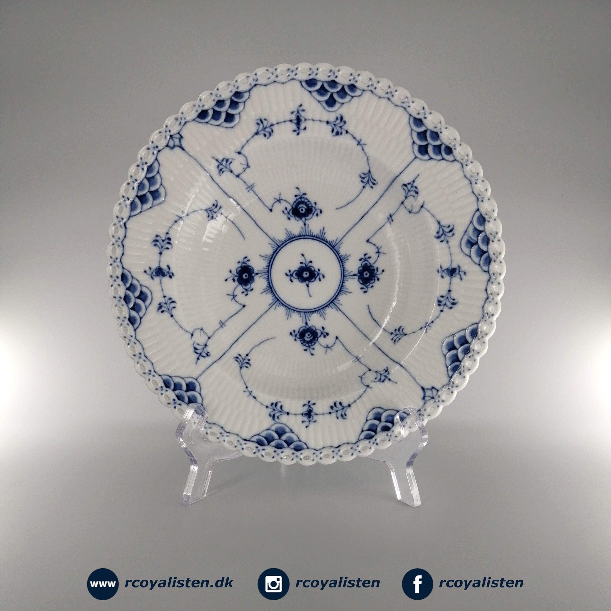 Royal Copenhagen Musselmalet Helblonde Dyb Tallerken (23 cm) - RCoyalisten.dk