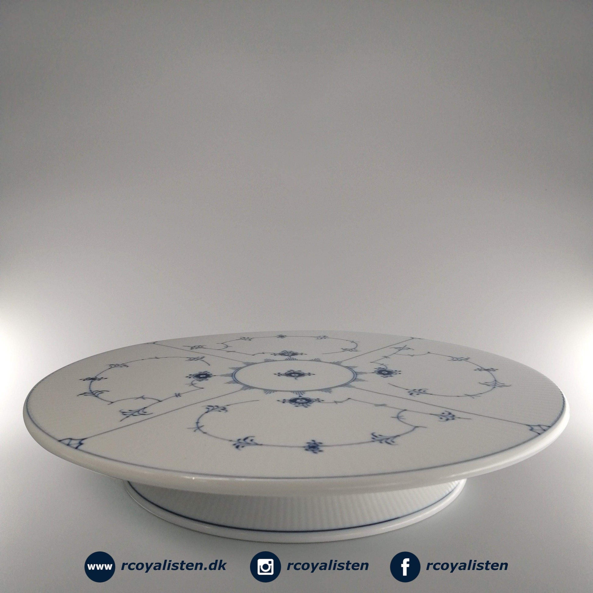 Royal Copenhagen Musselmalet Riflet Lagkagefad (32 cm) - RCoyalisten.dk