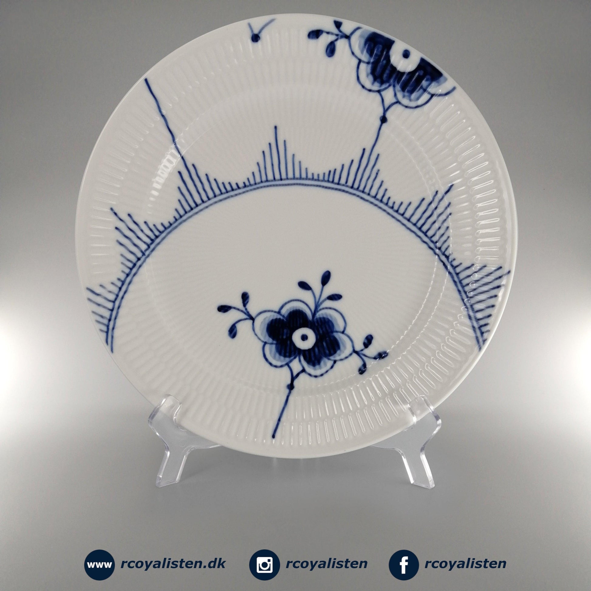 Royal Copenhagen Blå Mega Riflet Tallerken #5 (27 cm) - RCoyalisten.dk