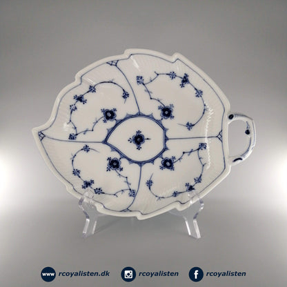 Musselmalet Riflet Bladformet Fad (27 cm) - RCoyalisten.dk