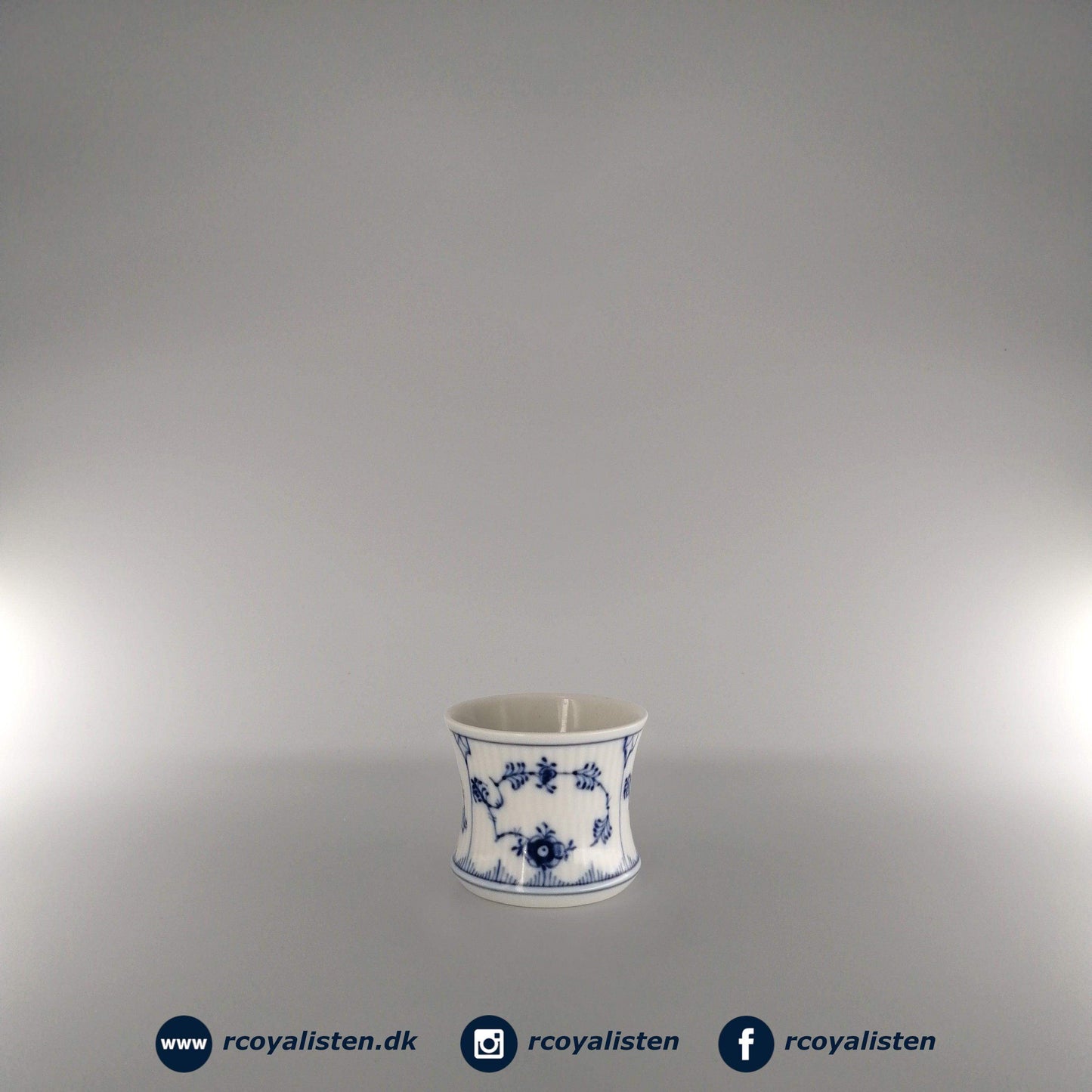 Royal Copenhagen Musselmalet Riflet Bæger (6,5 cm / 14 cl) - RCoyalisten.dk