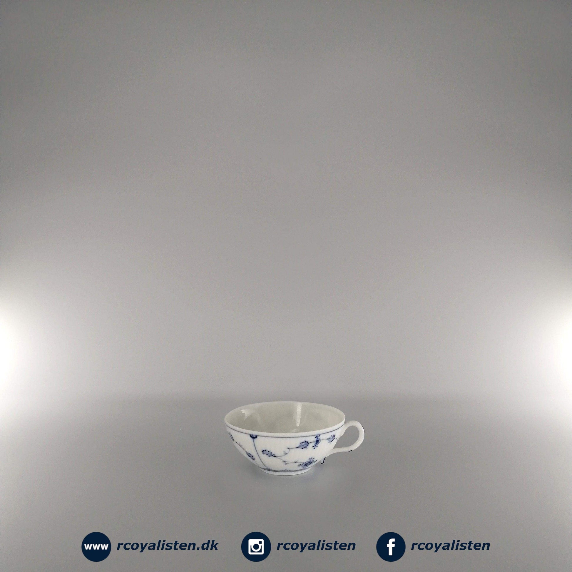 Royal Copenhagen Musselmalet Riflet Thekop (12 cl) - RCoyalisten.dk