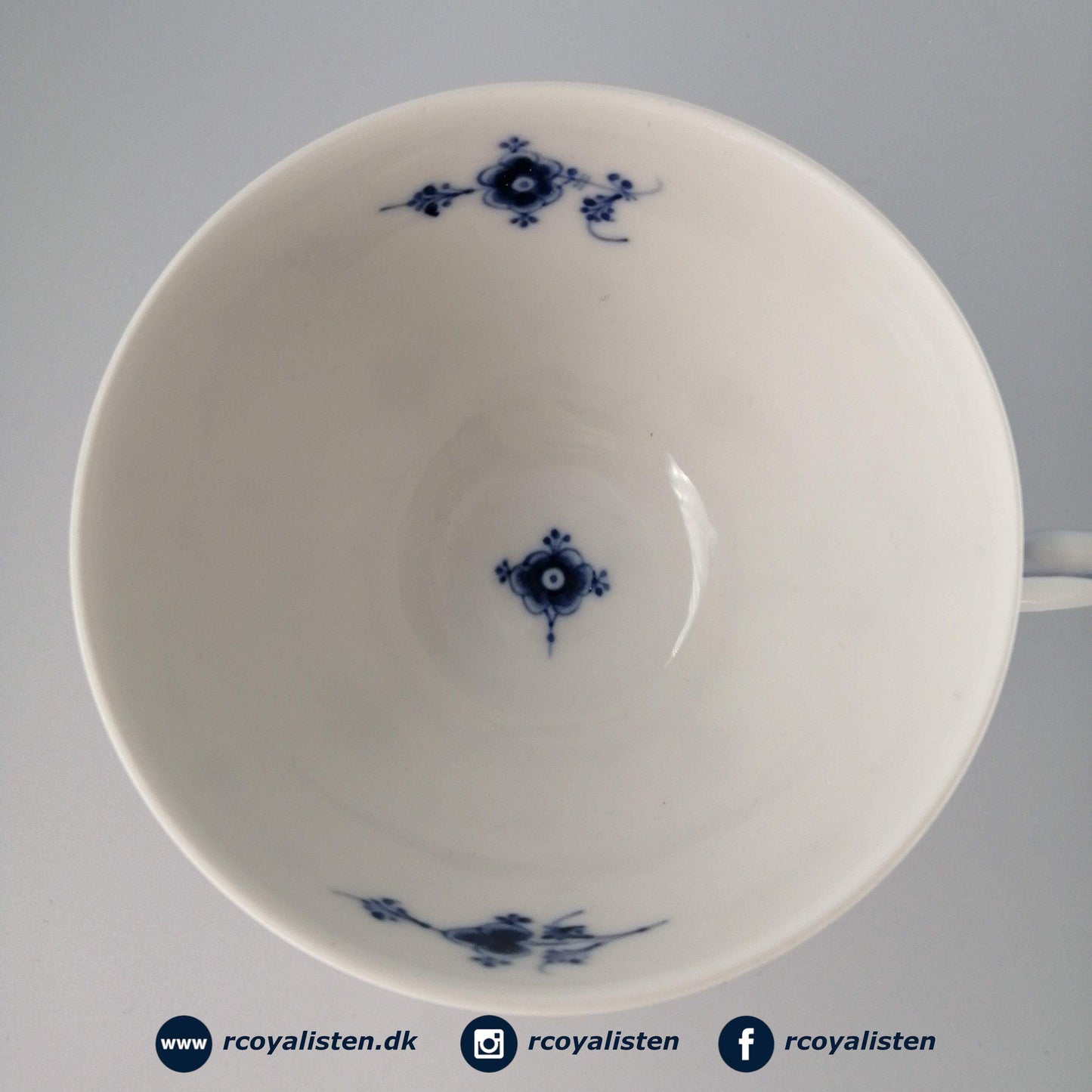Royal Copenhagen Musselmalet Riflet Thekop Stor (35 cl) - RCoyalisten.dk