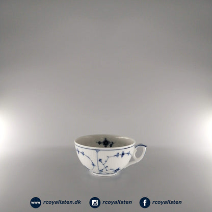 Royal Copenhagen Musselmalet Riflet Thekop Stor (35 cl) - RCoyalisten.dk